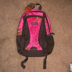 NWT Magellan Outdoors Women's Camo Day Pack